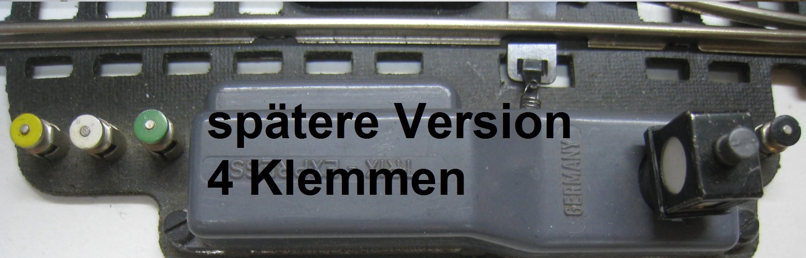 2 Version mit 4 Anschlüssen hier ein zusätzliche Klemme für Masse 