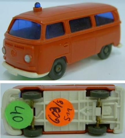Wiking 603/8, VW Kombi T2 der Feuerwehr w 40