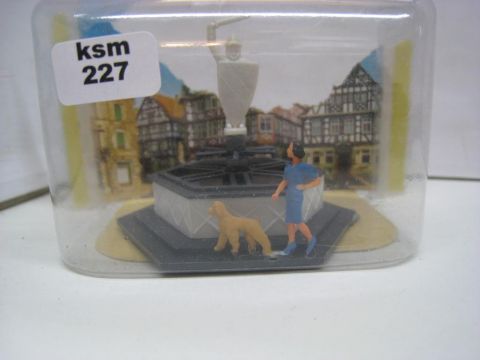 Noch Brunnen mit Ritter (ksm227)