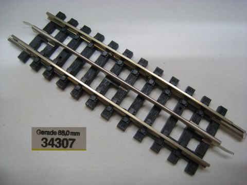 Trix Express 34307 gerade 88,0 mm, letzte Bauserie mit blankem Mittelleiter, selten.