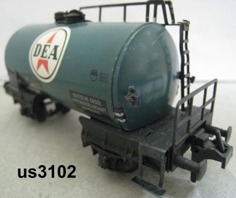 Trix Express 3462 Tankwagen DEA 2-achsig (us3102), auf einer Seite der rote Teil im Signet ein wenig verblichen