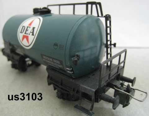 Trix Express 3462 Tankwagen DEA 2-achsig (us3103), auf einer Seite der rote Teil im Signet ein wenig verblichen