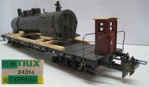 TI/TE 24314 preussischer Plattformwagen mit Brh (15-86) beladen mit einem Lokomotivkessel zur preußischen P8 aus Metall. TOP/OV