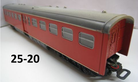 Trix Express 2302 Zwischenwagen zum ELD Version in orangerot, (25-20), mit Verbindungskabel, sehr schön Erhalten, o OV
