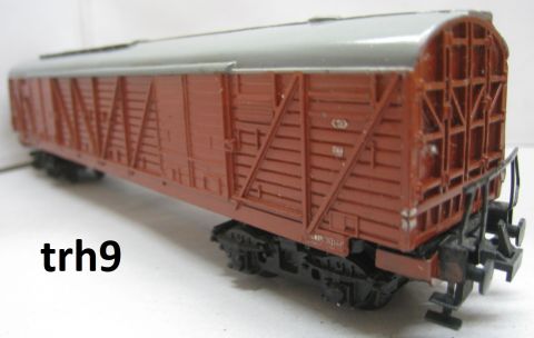 Trix Express 484 Großraum Güterwagen Bromberg (trh9) braun 2. Variante Gehäuserand braun seidenmatt ohne Fischbauchträger, Kupplungsbohle mit braunem Bleche verkleidet, sehr gut Erhalten o OV