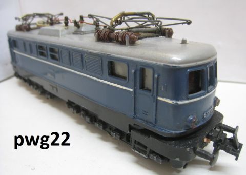 Trix Express 761 231 2231 E-10 003 (pwg22) 1- Schrauben Pantographen, dunkelbraune Isolatoren, rundum schön Erhalten