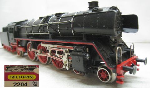 Trix Express 2204 BR 01 001 Witte Leitbleche (fzd38) rundum sehr schön Erhalten o Papiere, in der OV