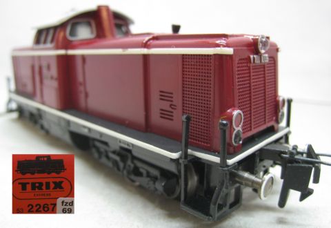 Trix Express 2267 V100 009 der DB rot (fzd69) 4A Antrieb, brünierte Räder, sehr gut in OV