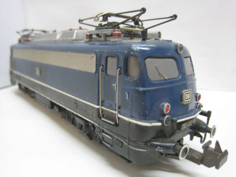 Trix Express 2249 E 110483-5 blau der DB, mit einer DSS ausgestattet