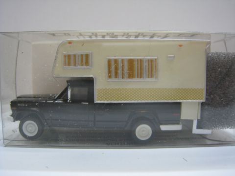 Brekina 19831 Jeep Gladiator Camper schwarz/weiß 1/87 (hdh450) TOP/OV