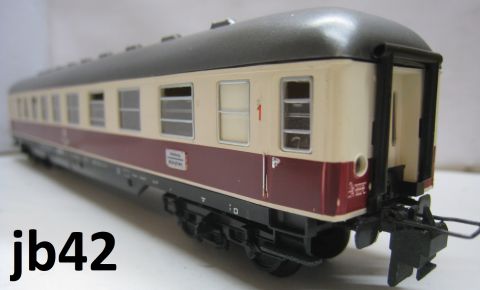 Trix Express 3385 1. Kl Schnellzugwagen rot/beige (tjb42) sehr schön Erhalten o OV