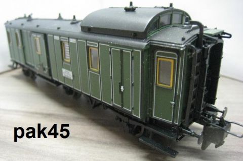 Trix Express 33337 Bayerischer D-Zug Packwagen 3-achsig (pak45)