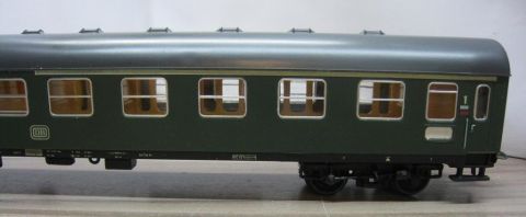 Trix Express 3381 1.-2. Kl Abteilwagen der DB, lange Serie