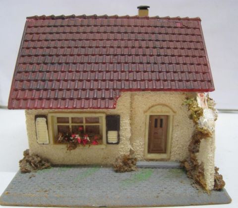 Faller Fertig Modell Einfamilienhaus Rauhputz (ksm196)