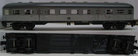 Trix Express 3378  2. Kl Nahverkehrs Personenwagen, B 4n Silberling (mdm36)