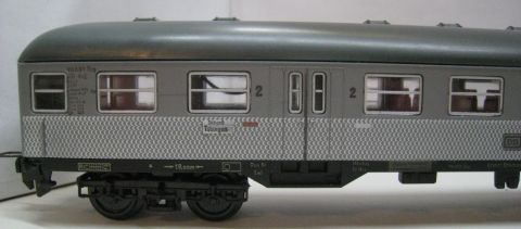 Trix Express 3379 2. Kl mit Gepäck u Führerstand, Typ BPw 4nf (mdm37)