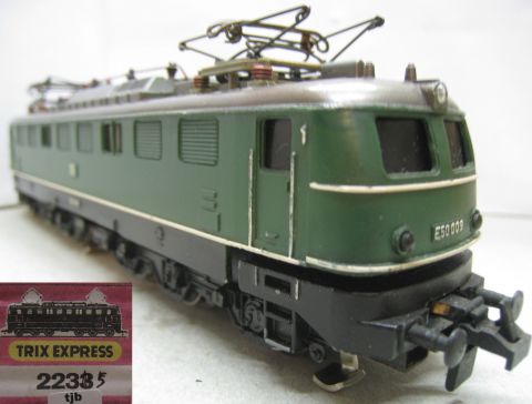 Trix Express 2235 E 50 009 2-motorig grün der DB (tjb6) rundum schön Erhalten im Ersatz Karton