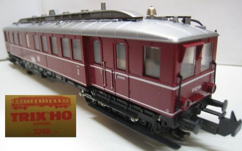 Trix Express 2268 Triebwagen VT62 904 der DB  (25-3) bis auf die fehlenden Papiere, nahezu neuwertig in OV