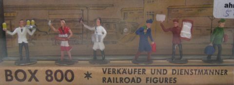 Merten 800 Figurengruppe Verkäufer + Dienstmänner TOP/OV