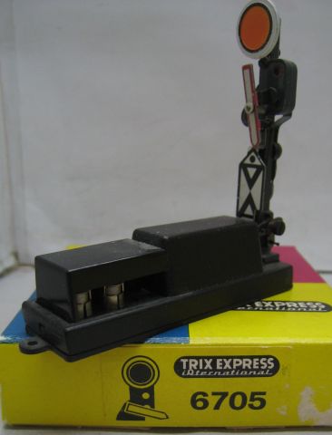 Trix Express 6705 Form Vorsignal mit beweglichem Pfeil, Scheibe fest TOP/OV