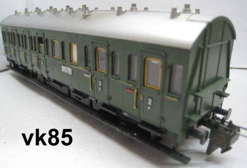 Trix Express 3358 Personenzug-Abteilwagen 2. und 3. Kl. Typ BC 21 (vk85) zwei abgebr Trittbrettenden, o OV