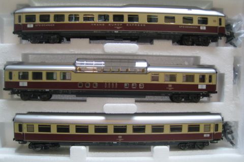Trix Express 31370 Ergänzungs-Set (25-16) zur TEE HELVETIA Packung 31369