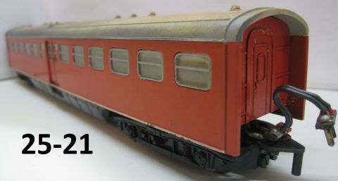 Trix Express 2302 Zwischenwagen zum ELD Version in orangerot, (25-21), mit Verbindungskabel, sehr schön Erhalten, siehe Bilder