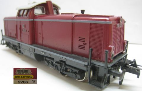 Trix Express 2266 V 100 009 der DB rot (wra33) 2-achsig angetrieben, sehr schön OV 