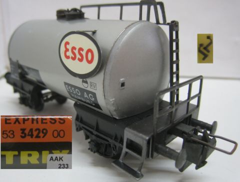 Trix Express 3429 2a Tankwagen ESSO (AAK233) neuwertig Erhalten in OV
